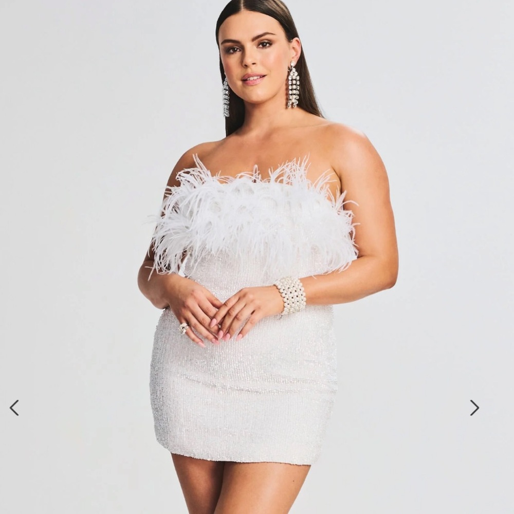 Retrofete NWT XXLarge White Sequin Feather Strapless Torin Dress